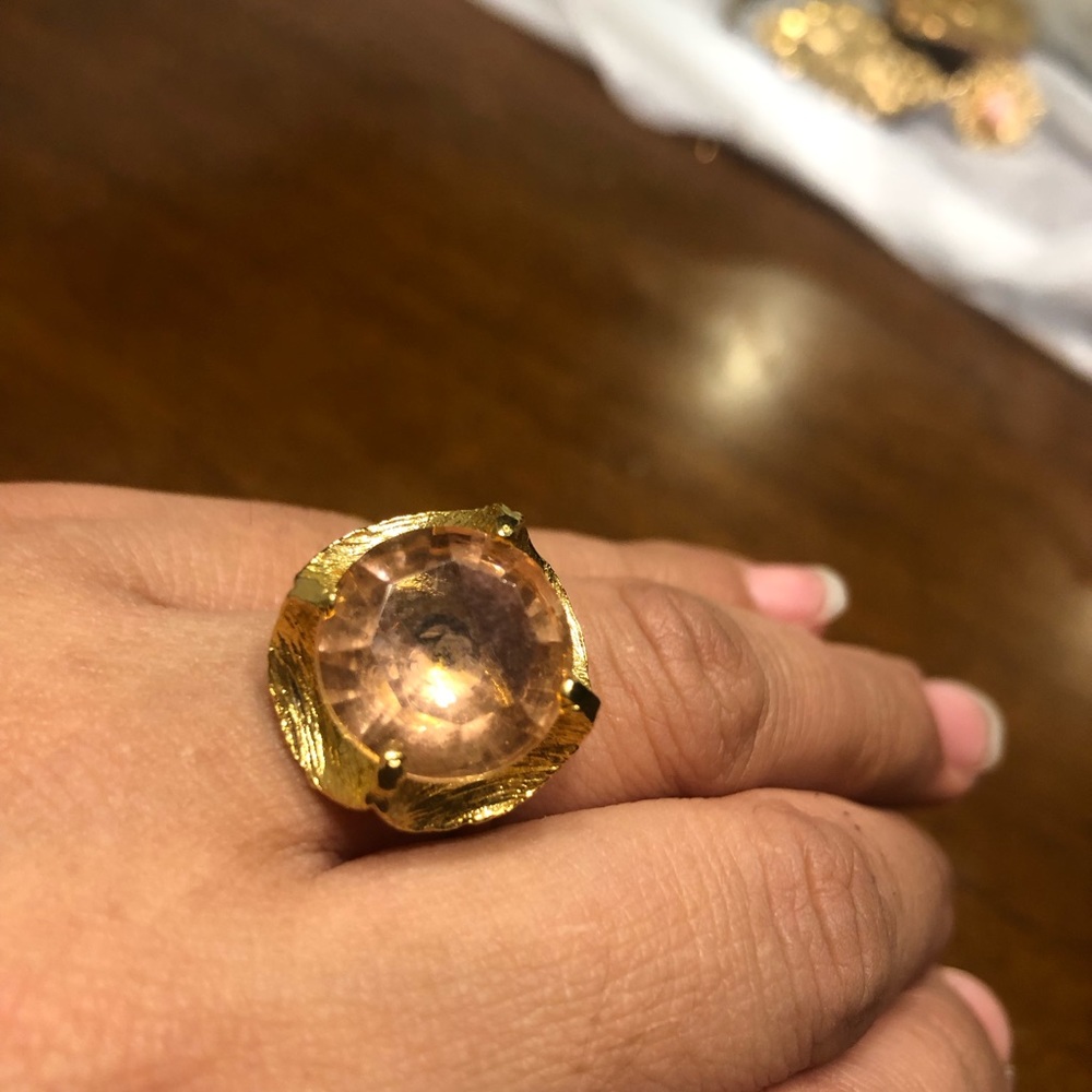 BEAUTIFUL FASHION RING SIZE 7 - Picture 1 of 2